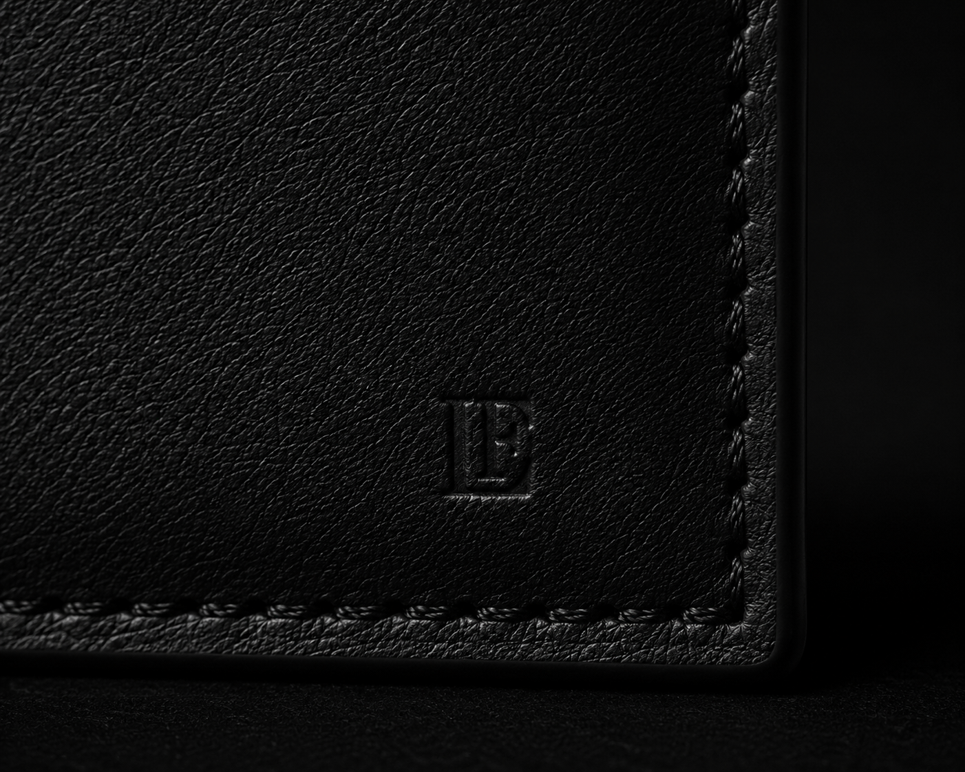 LOUIS FERDI Cardholder — Reservierung (Anzahlung)